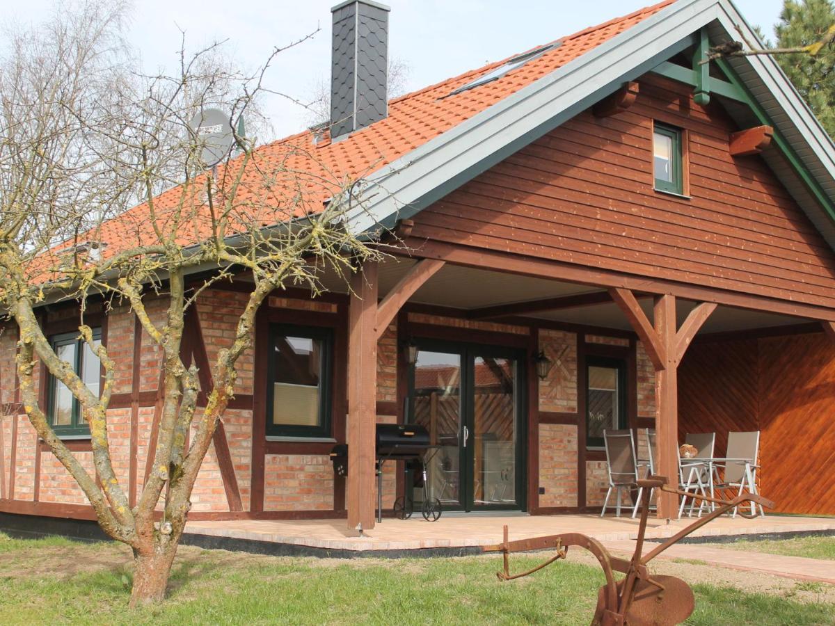 Comfy Farmhouse In Brusow With Garden Kröpelin Екстериор снимка