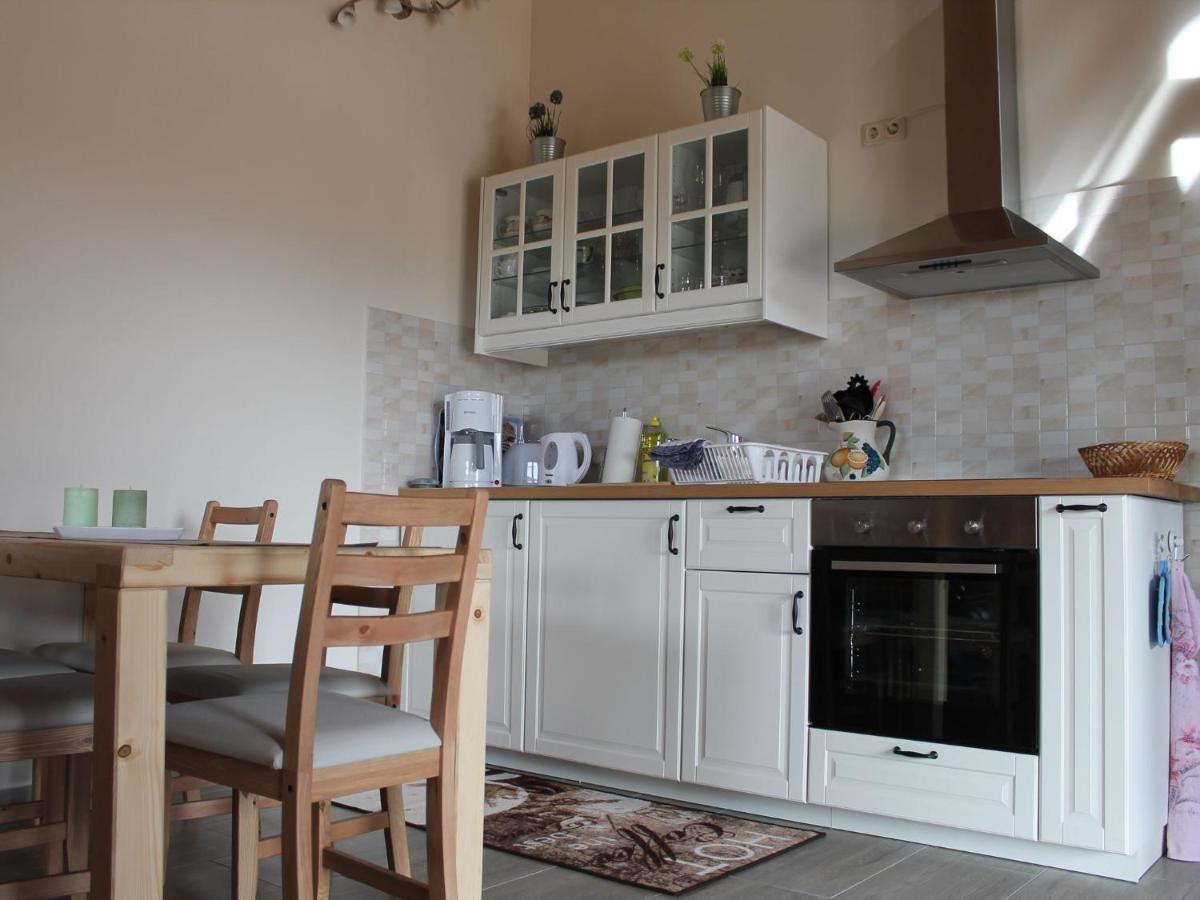 Comfy Farmhouse In Brusow With Garden Kröpelin Екстериор снимка