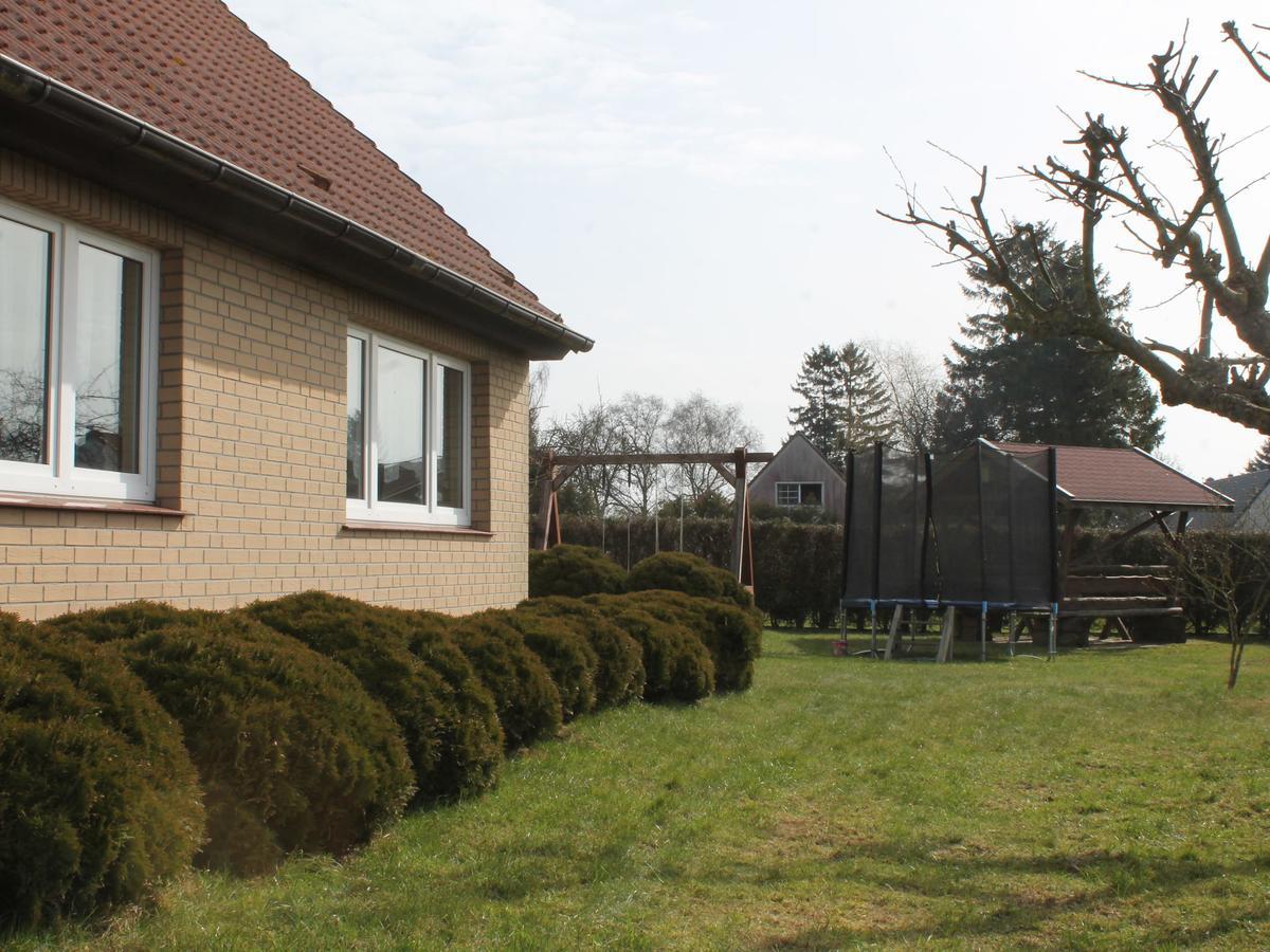 Comfy Farmhouse In Brusow With Garden Kröpelin Екстериор снимка